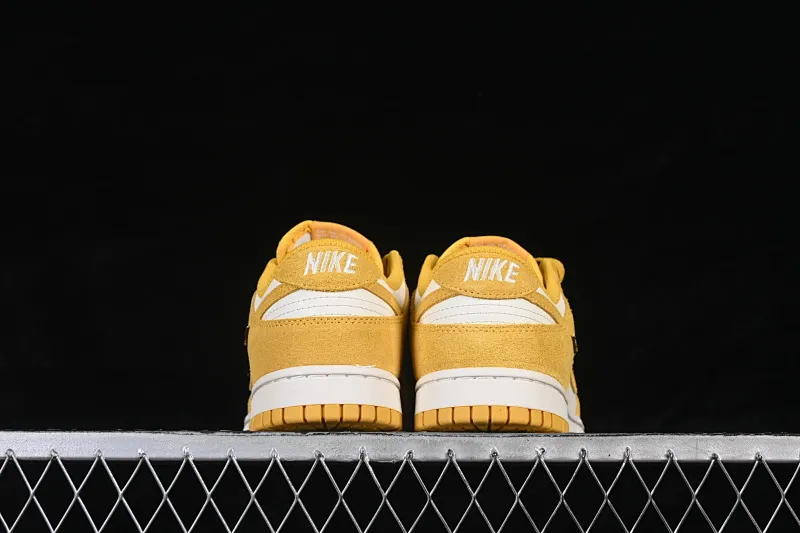 All Categories Nk SB Dunk Series Nk SB Dunk Low Low-top sneakers Nike SB Dunk Low Year of the Horse White and Yellow Low-top casual sneakers IB4417-101